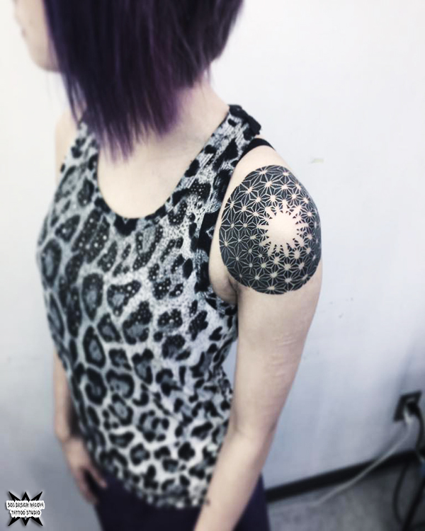 大須　タトゥー　トライバル