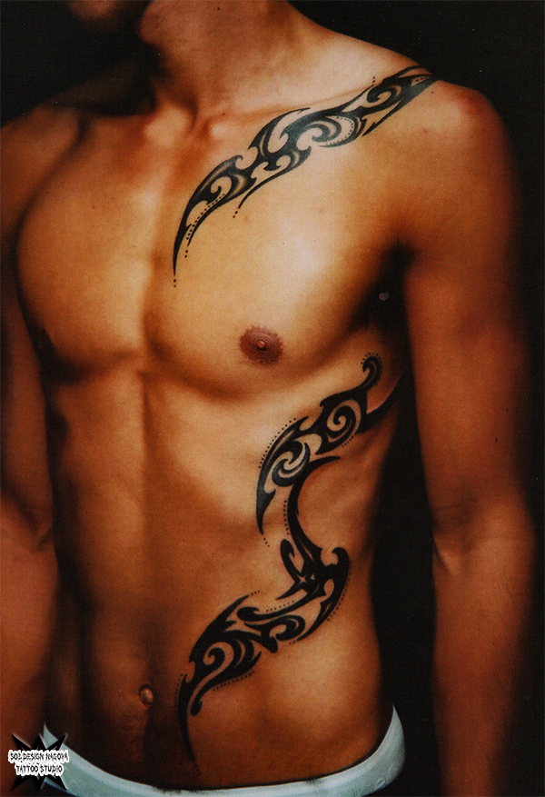 大須　タトゥー　トライバル