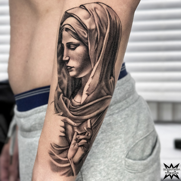 大須　タトゥー