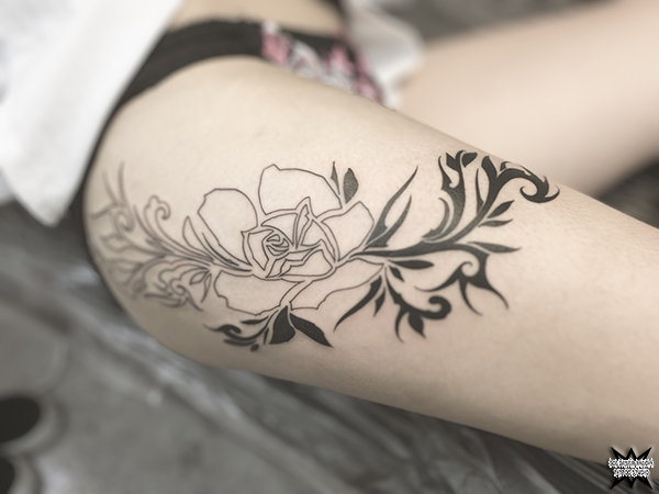 大須　タトゥー　トライバル